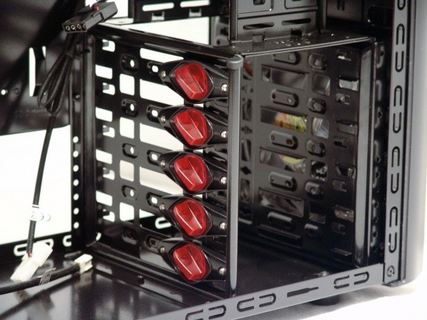 Thermaltake V9 BlacX Edition Mid Tower Chassis 19