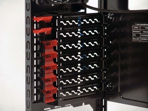 Thermaltake V9 BlacX Edition Mid Tower Chassis 22