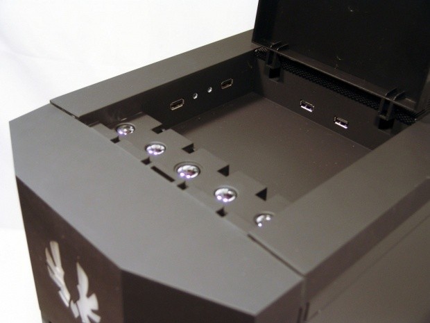 BitFenix Colossus Window Full Tower Chassis Review 11 BitFenix Colossus Window Full Tower Chassis Review 11
