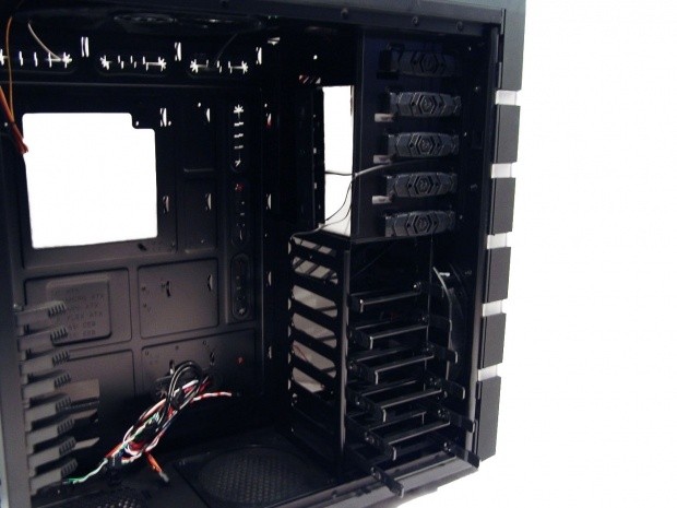 BitFenix Colossus Window Full Tower Chassis Review 18 BitFenix Colossus Window Full Tower Chassis Review 18