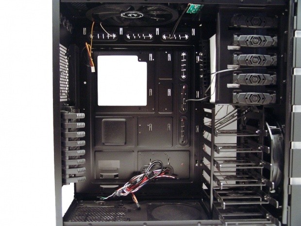 BitFenix Colossus Window Full Tower Chassis Review 19 BitFenix Colossus Window Full Tower Chassis Review 19