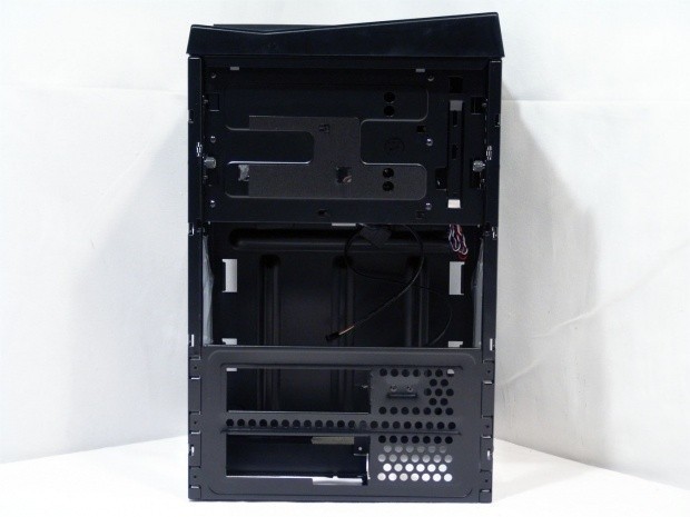 Thermaltake Armor A30 SFF Chassis Review 15