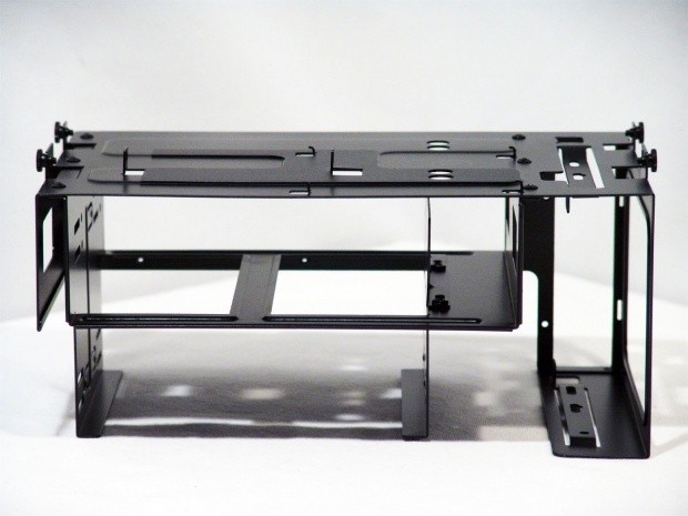 Thermaltake Armor A30 SFF Chassis Review 16