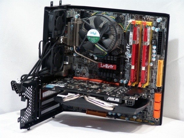 Thermaltake Armor A30 SFF Chassis Review 23