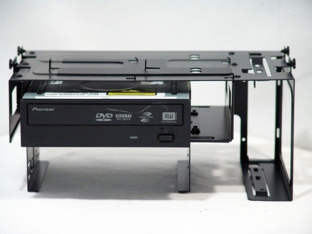 Thermaltake Armor A30 SFF Chassis Review 25