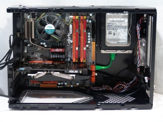 Thermaltake Armor A30 SFF Chassis Review 27