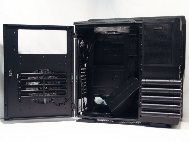 Thermaltake Level 10 GT Full Tower Gaming Chassis Review 21