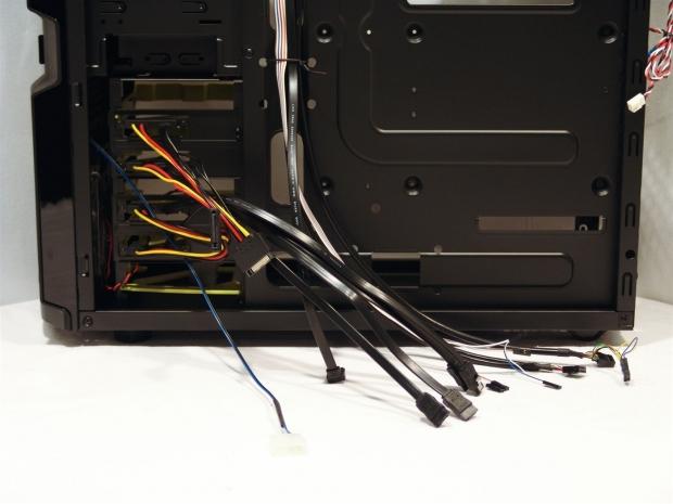 IN WIN BUC Mid Tower Chassis Review 18