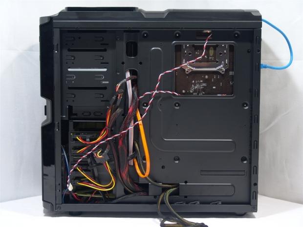 IN WIN BUC Mid Tower Chassis Review 27