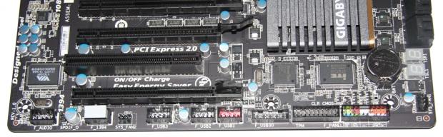 GIGABYTE 990FXA-UD7 (AMD 990FX) Motherboard Review 12 GIGABYTE 990FXA-UD7 (AMD 990FX) Motherboard Review 12