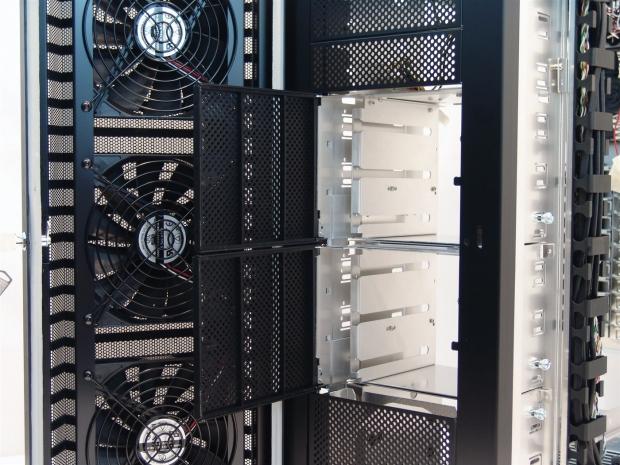 Lian Li PC-P80N Full Tower Chassis Review 25 Lian Li PC-P80N Full Tower Chassis Review 25