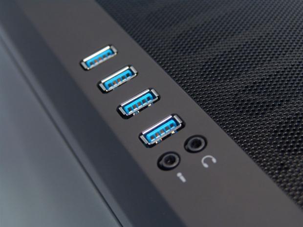BitFenix Raider Mid-Tower Chassis Review 09
