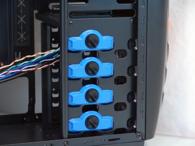 Raidmax Viper Mid-Tower Chassis Review 17 | TweakTown.com