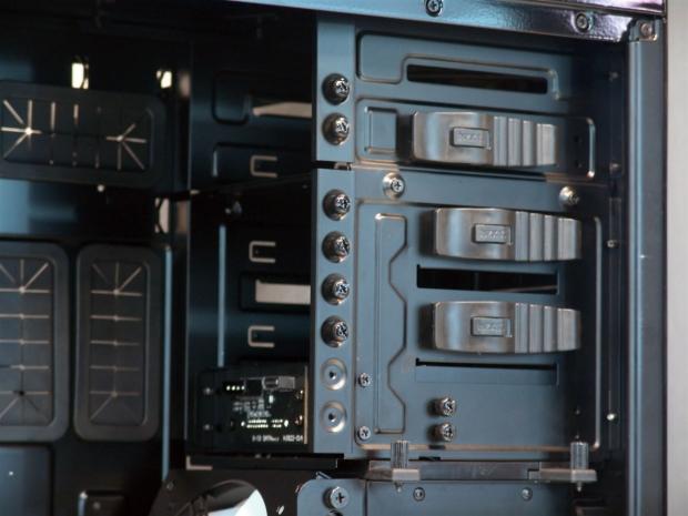 NZXT Switch 810 Full-Tower Chassis Review 19 NZXT Switch 810 Full-Tower Chassis Review 19