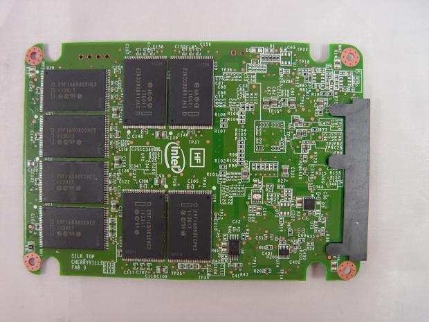 Intel 520 Series 240GB Solid State Drives in RAID 0 09