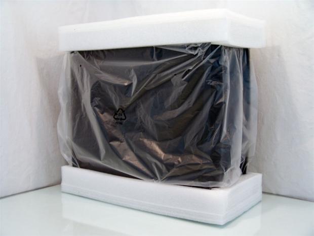 Antec Three Hundred Two Mid-Tower Chassis Review 06