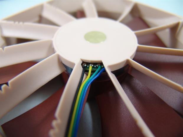 Noctua NF-F12 PWM Focused Flow Cooling Fan Review 16