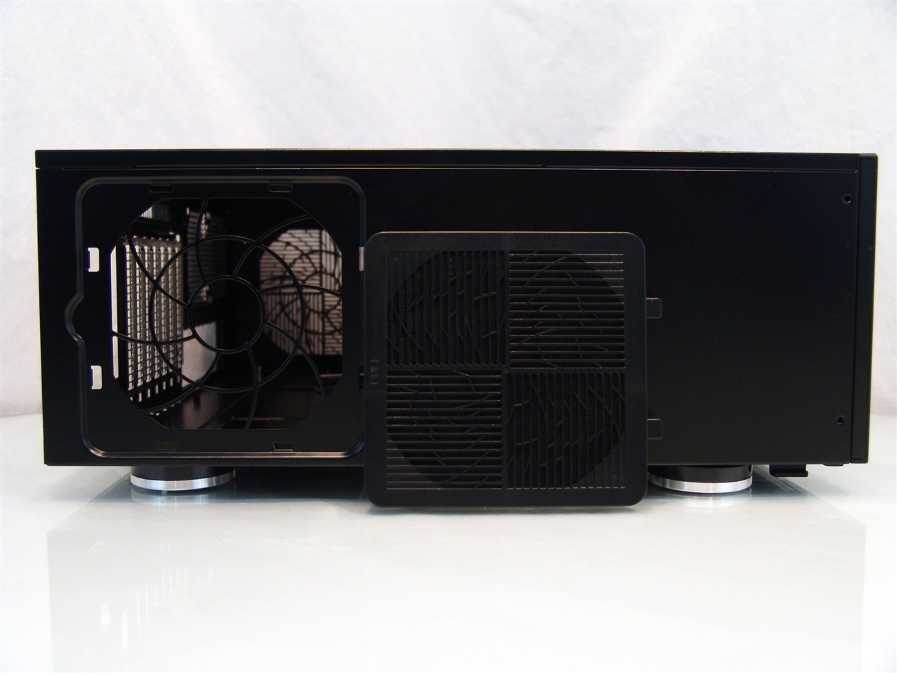 SilverStone Grandia SST-GD08B HTPC Chassis Review