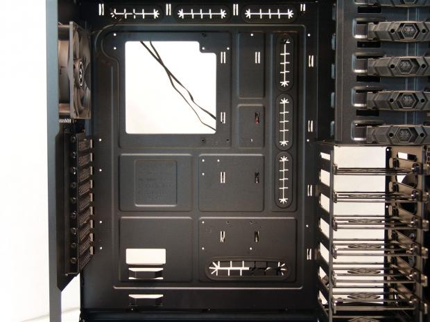 BitFenix Shinobi XL Window Version Full Tower Chassis Review