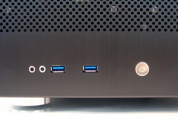 Lian Li PC-V355-B Mini Tower Chassis Review 08