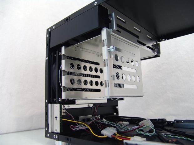 Lian Li PC-V355-B Mini Tower Chassis Review 17