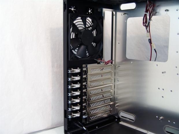 Lian Li PC-V700-B Mid-Tower Chassis Review 21