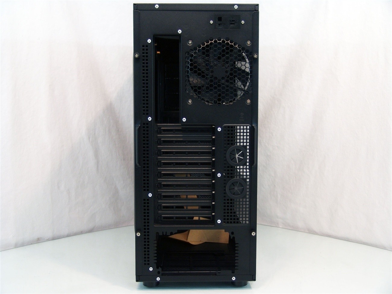 Antec Eleven Hundred Gaming Mid-Tower Chassis Review | TweakTown