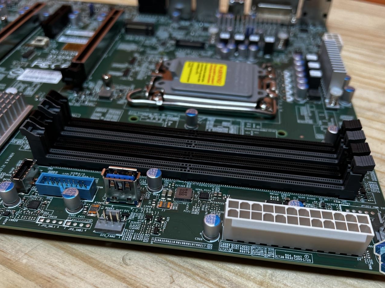 10085_supermicro-x13sae-