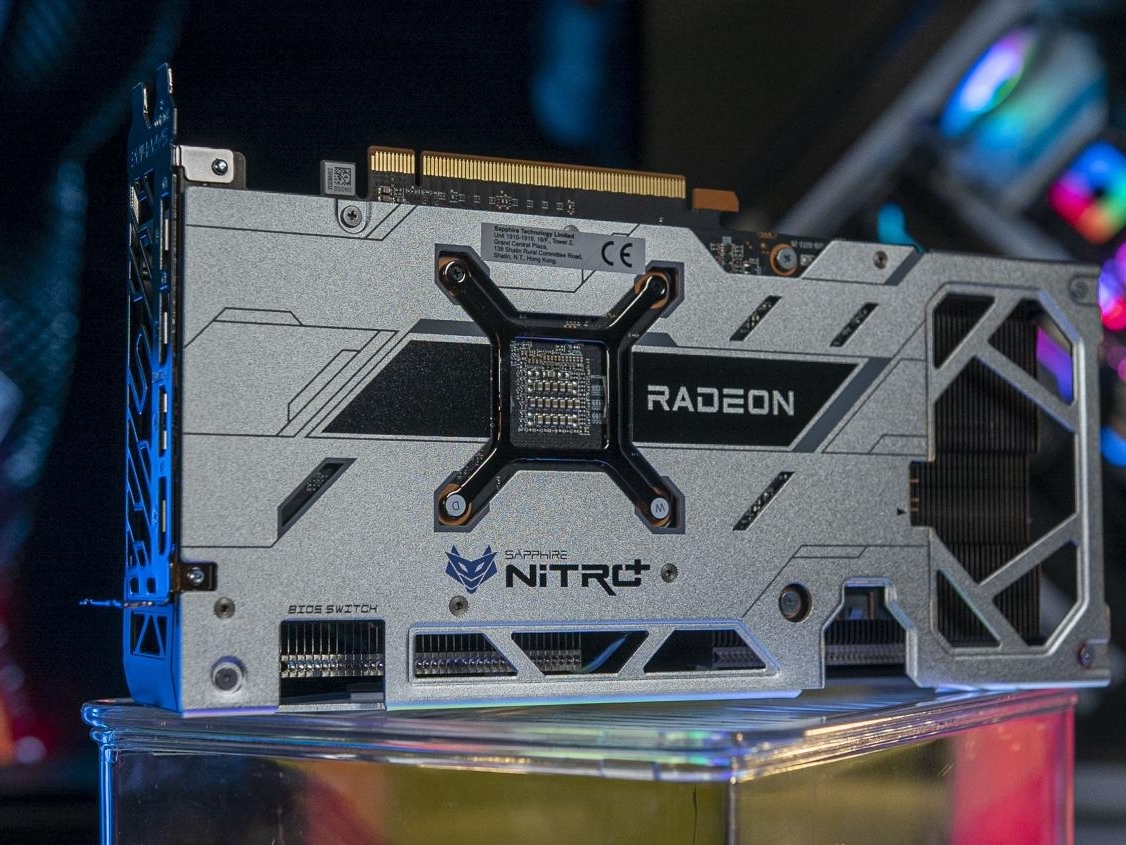 10101_sapphire-nitro-radeon-rx