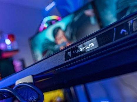 Secretlab Magnus Pro XL Lightning Review: The Ultimate Sit-To-Stand Gaming  Desk 