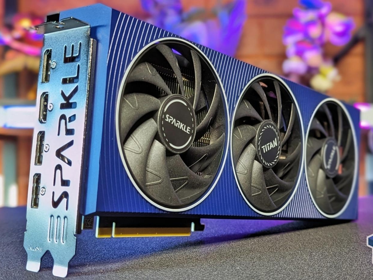 【超美品】SPARKLE Intel Arc A750 Sparkle Intel Arc A750 Titan RGB Overclocked Triple Fan 8GB GDDR6