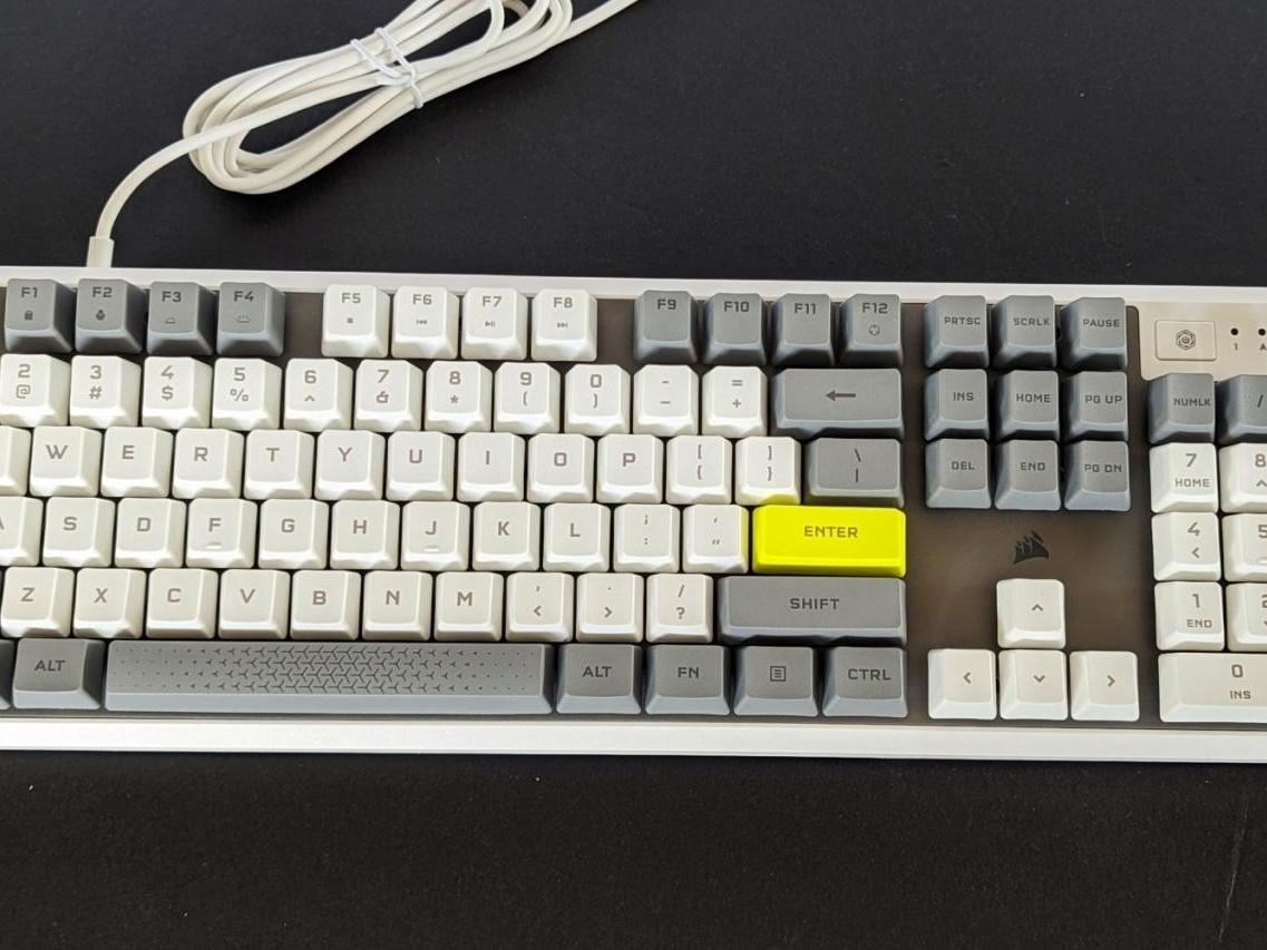 10627_corsair-k70-core-se-rgb-