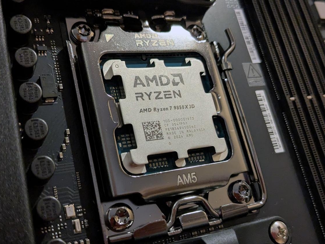 AMD Ryzen 7 9850X3D Review - The best gaming chip just got better
