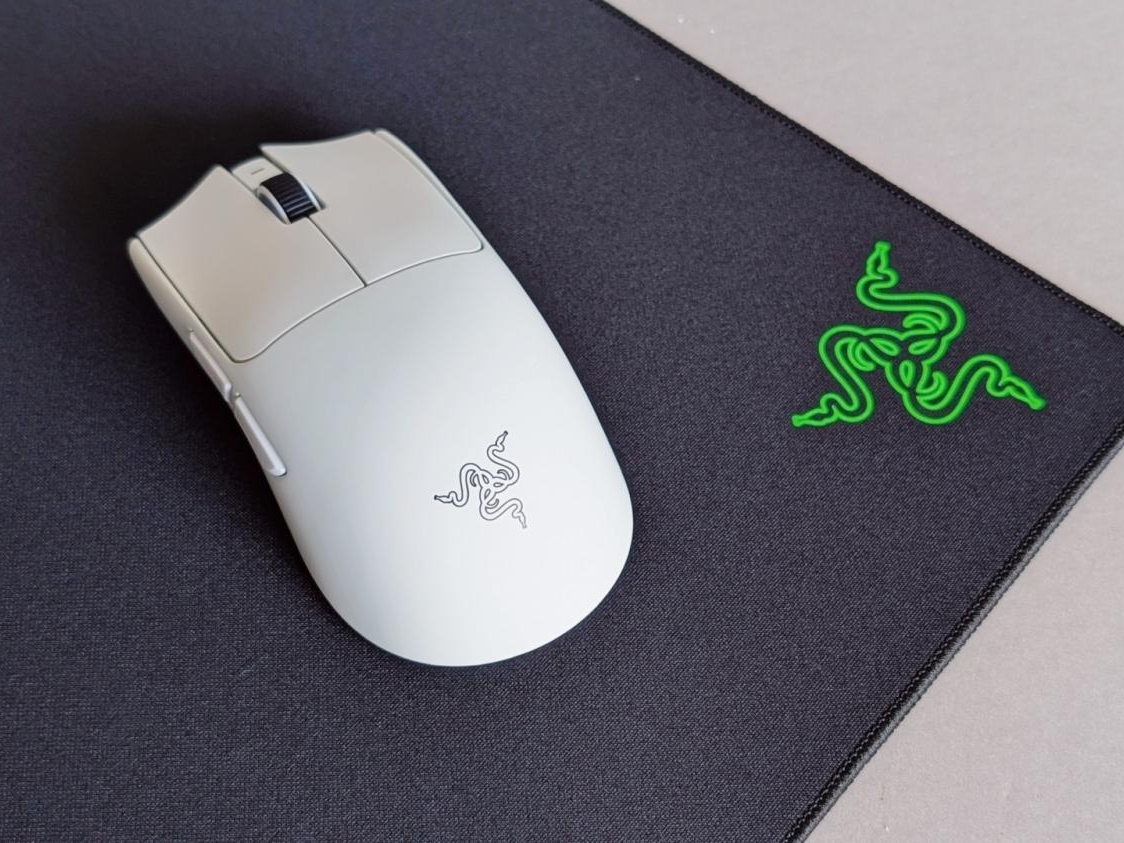 11398_razer-viper-v4-pro-
