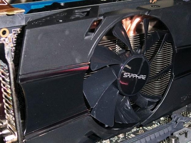 ろかページ 6617_sapphire_radeon_r7_260x_2
