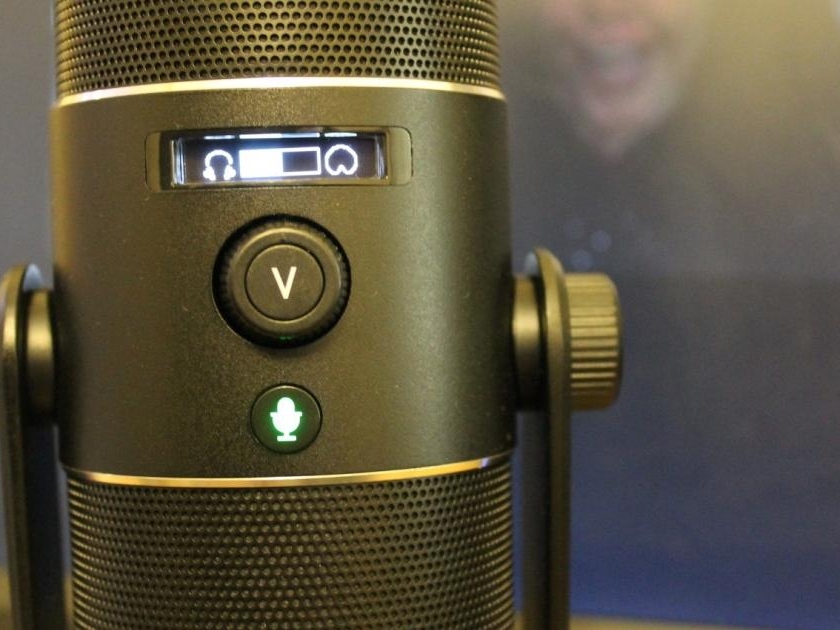 7244_razer-seiren-pro-rz05-