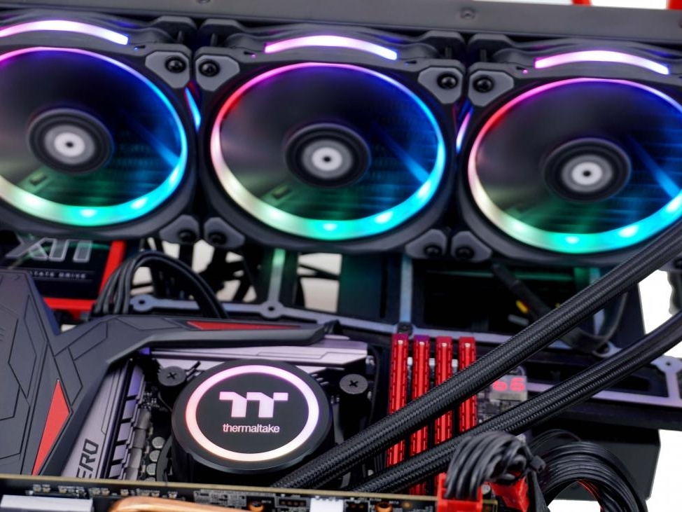 Thermaltake Floe Riing 360 TT Premium CPU Cooler Review