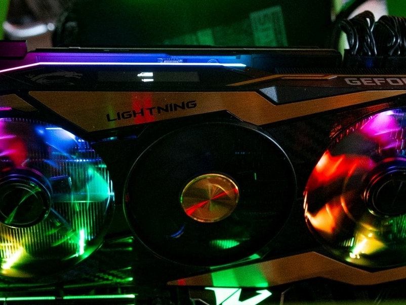 MSI GeForce RTX 2080 Ti LIGHTNING Z: Holy Balls of Steel