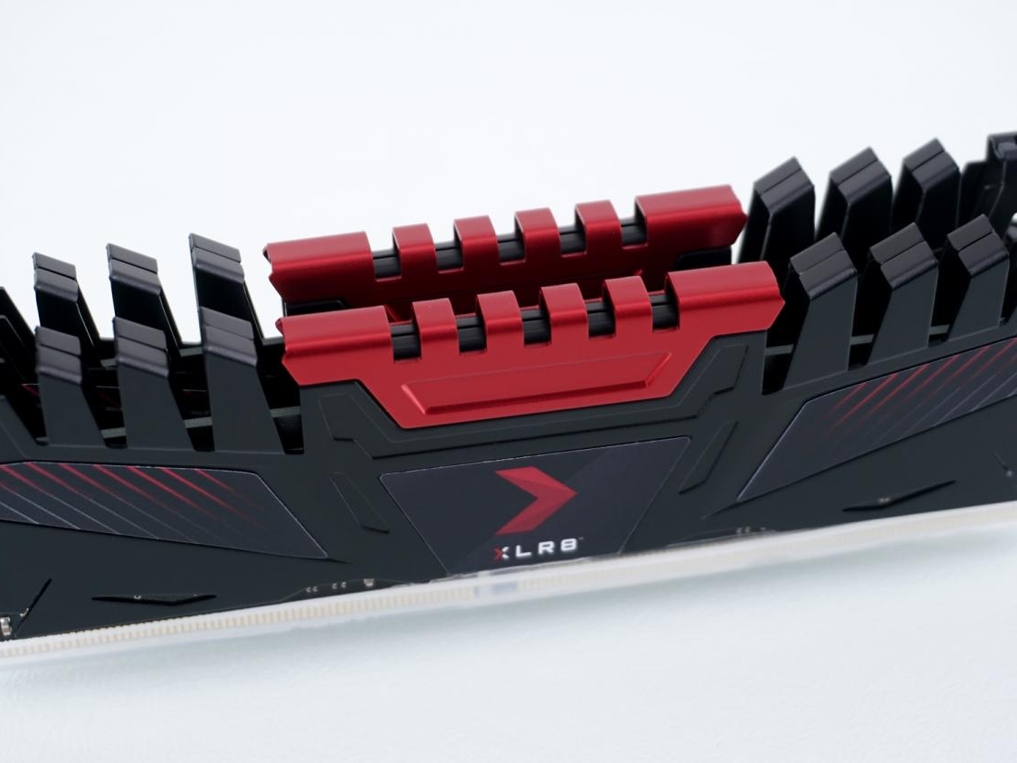 PNY XLR8 DDR4 32GB 3200MHz メモリ 8GB×4 ピンク XLR8 RGB DDR4 3200MHz デスクトップメモリ-PNY Japan
