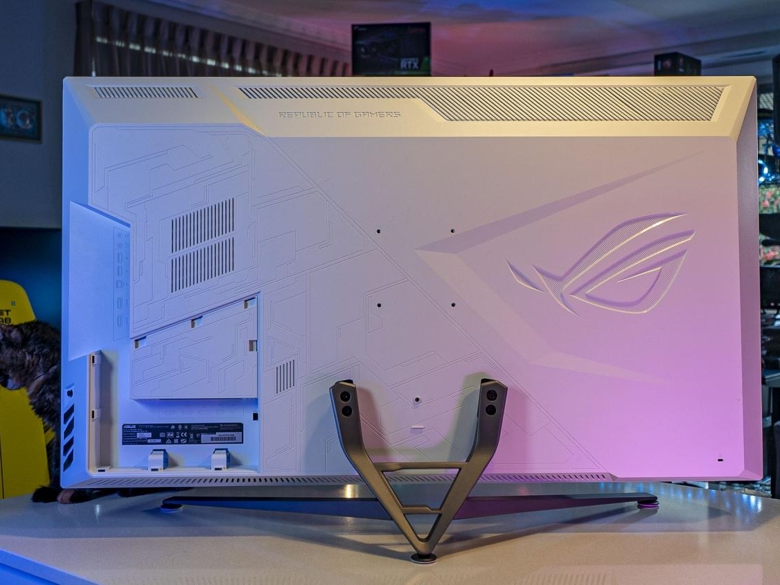 ASUS ROG Strix XG43UQ Review - The Best HDMI 2.1 Gaming Monitor