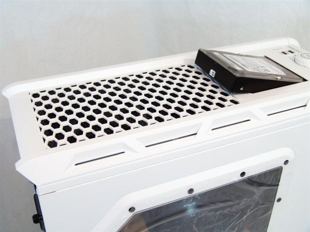 Cougar Evolution Galaxy Full Tower Chassis Review 09 Cougar Evolution Galaxy Full Tower Chassis Review 09