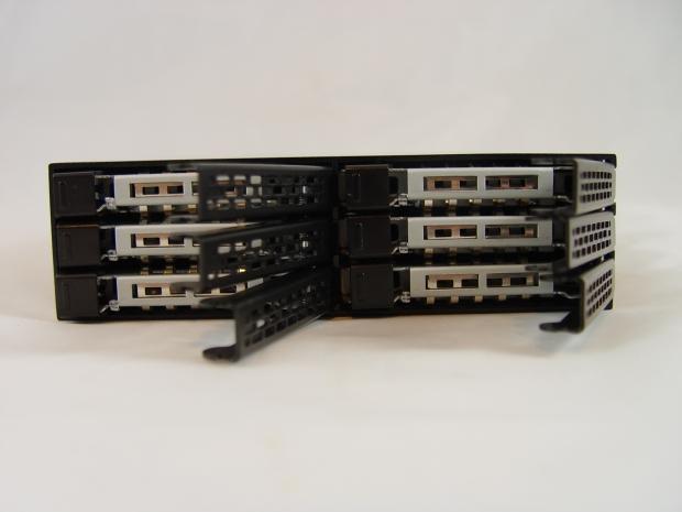 Icy Dock MB996SP-6SB 6-Bay 2.5inch Drive Cage Review 11