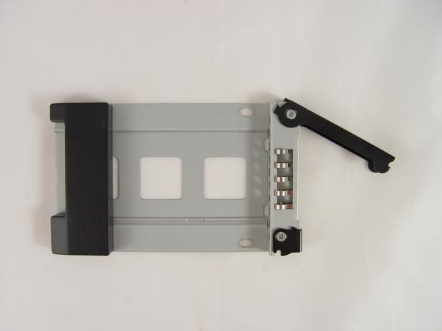 6ベイ　ICY DOCK　2.5\" ドライブケージ Amazon.com: ICY DOCK Full Metal 6 x 2.5 SAS/SATA HDD/SSD Mobile
