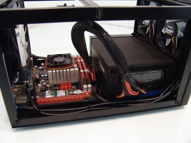 Fractal Design Node 304 - Black - Mini Cube Compact Computer Case - Small  Form Factor - Mini ITX – mITX - High Airflow - Modular Interior - 3X  Fractal