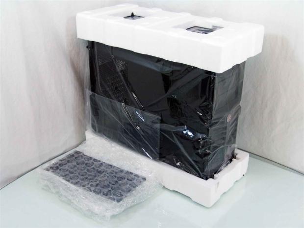 Silverstone Redline Series SST-RL04B Mid-Tower Chassis Review 06