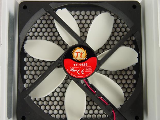 Thermaltake Toughpower Grand Platinum 700-Watt 80 PLUS Platinum Power Supply Review 24 Thermaltake Toughpower Grand Platinum 700-Watt 80 PLUS Platinum Power Supply Review 24