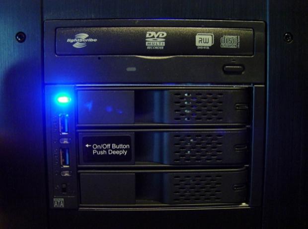 Icy Dock FlexCage MB973SP-2B 5.25-inch HDD Bay Adapter Review 56 Icy Dock FlexCage MB973SP-2B 5.25-inch HDD Bay Adapter Review 56