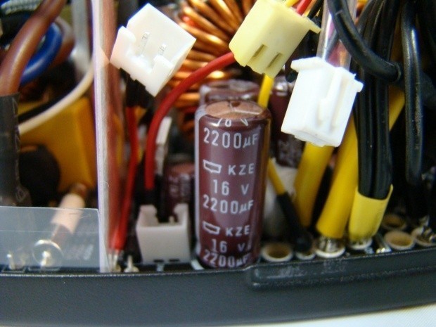 Thermaltake EVO Blue 2.0 850-Watt 80 PLUS Gold Power Supply Review 23