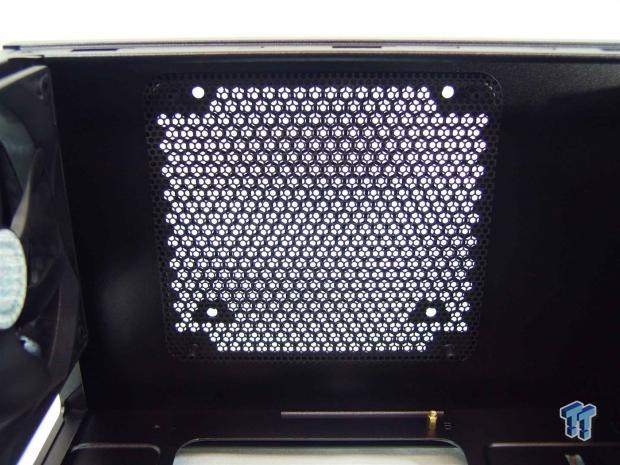 Cooler Master N200 Chassis Review 17