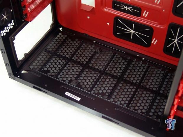 Aerocool Xpredator X3 Devil Red Edition Full-Tower Chassis Review 19